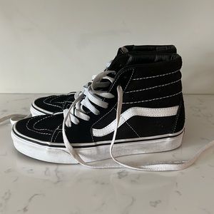 Vans high top- like new, barely used. Men’s size 5.0 women’s size 6.5